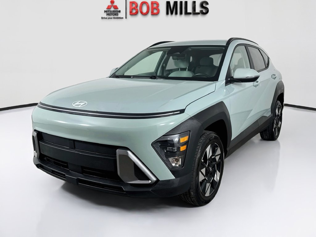 Used 2024 Hyundai Kona SEL AWD/4WD image 3