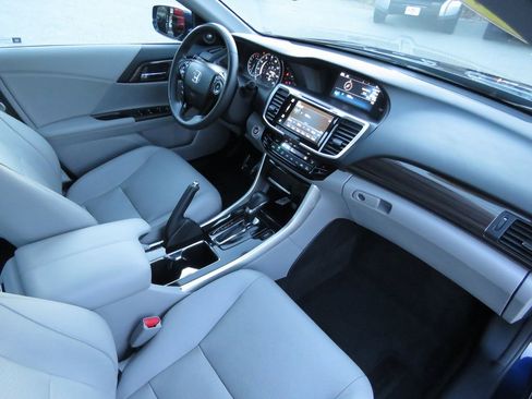 Used 2017 Honda Accord EX-L image 15