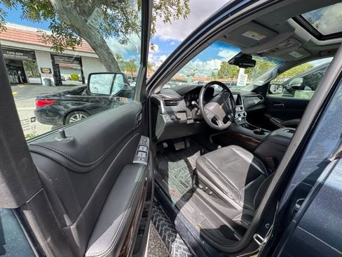 Used 2019 Chevrolet Suburban LT image 8