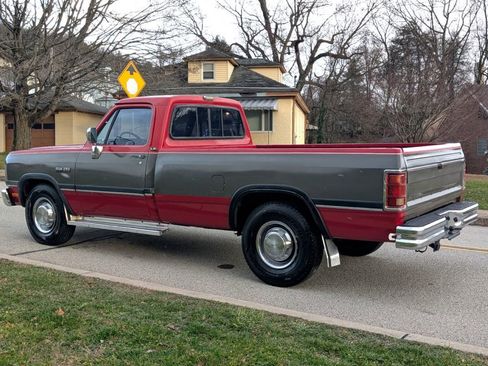 Used 1992 Dodge D/W Truck 250 image 3