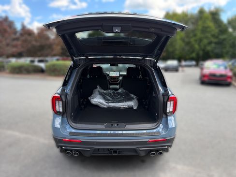 New 2026 Ford Explorer ST AWD/4WD image 13