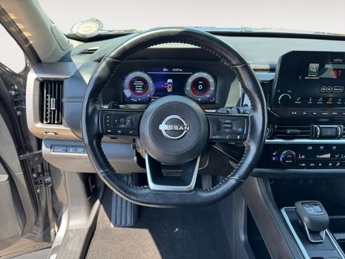 Used 2024 Nissan Pathfinder Platinum AWD/4WD image 12