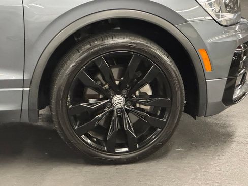 Certified 2021 Volkswagen Tiguan SE AWD/4WD image 37