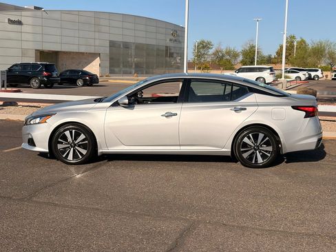 Certified 2020 Nissan Altima 2.5 SV FWD image 3