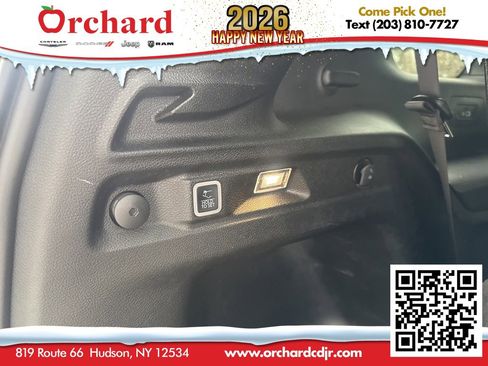 Used 2022 Jeep Grand Cherokee L Laredo image 16
