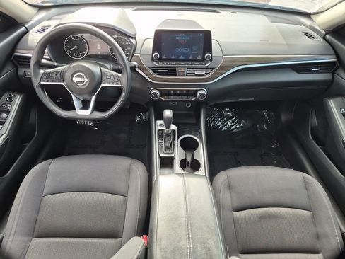 Used 2024 Nissan Altima 2.5 SV FWD image 20