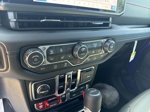 New 2026 Jeep Gladiator Mojave AWD/4WD image 34