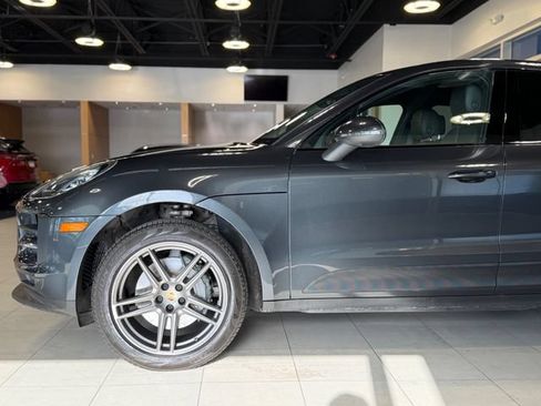 Used 2020 Porsche Macan S w/ Premium Package AWD/4WD image 8