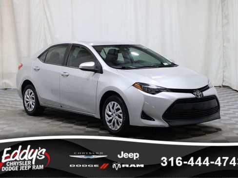 Used 2019 Toyota Corolla LE image 1