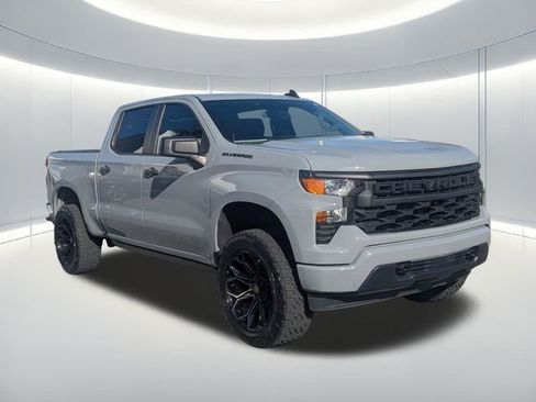Used 2024 Chevrolet Silverado 1500 Custom image 4