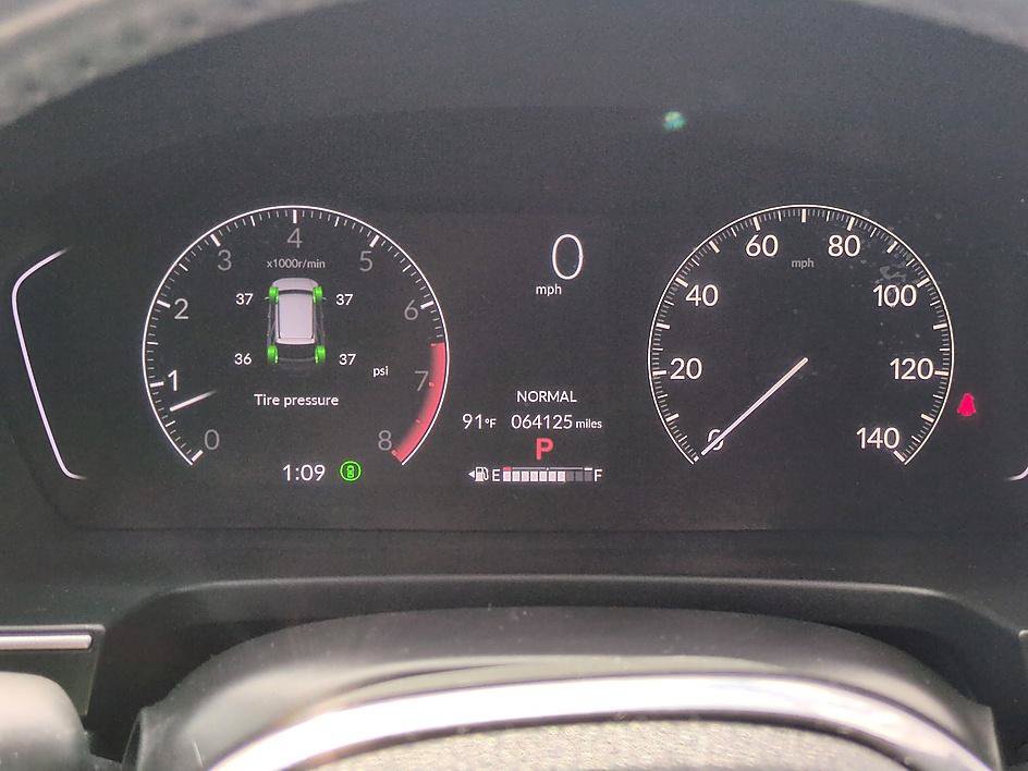 Used 2024 Honda Pilot Touring image 18