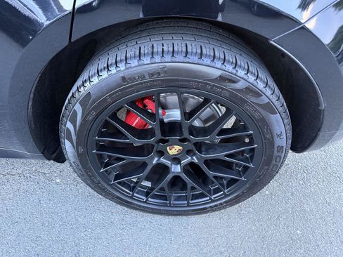 Used 2018 Porsche Macan GTS AWD/4WD image 7
