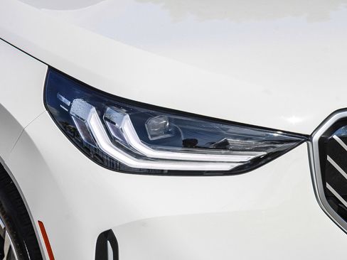 Used 2025 BMW X3 xDrive30i AWD/4WD image 8