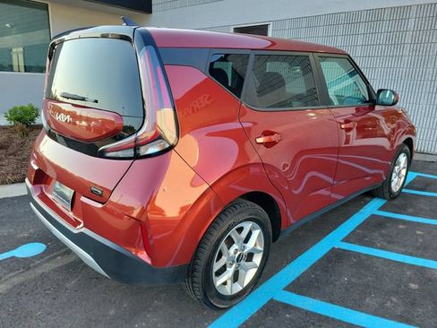 Used 2024 Kia Soul LX w/ Option Group 015 FWD image 7