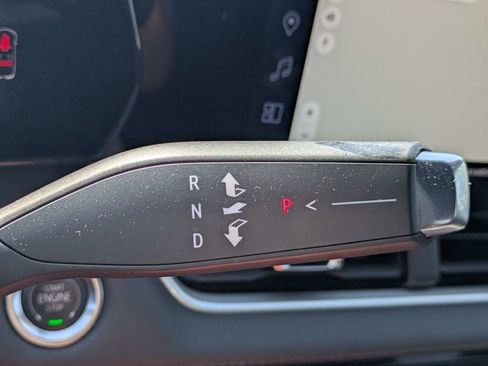 Used 2025 Chevrolet Equinox LT FWD image 29