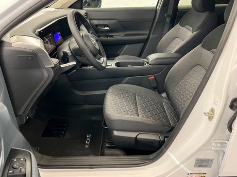 New 2026 Nissan Kicks SV w/ Cold Weather Package FWD image 17