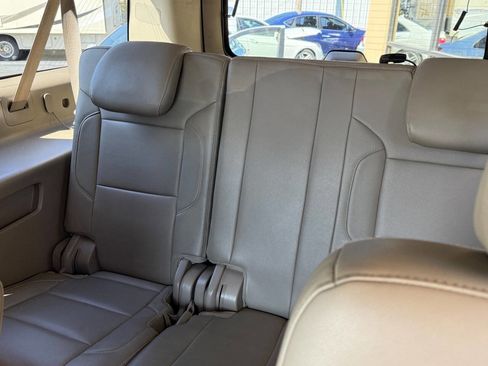 Used 2015 Chevrolet Suburban LT image 11