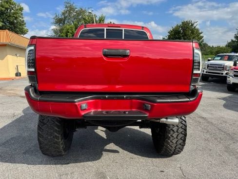 Used 2011 Toyota Tacoma 4x4 Double Cab w/ TRD Sport Pkg image 3