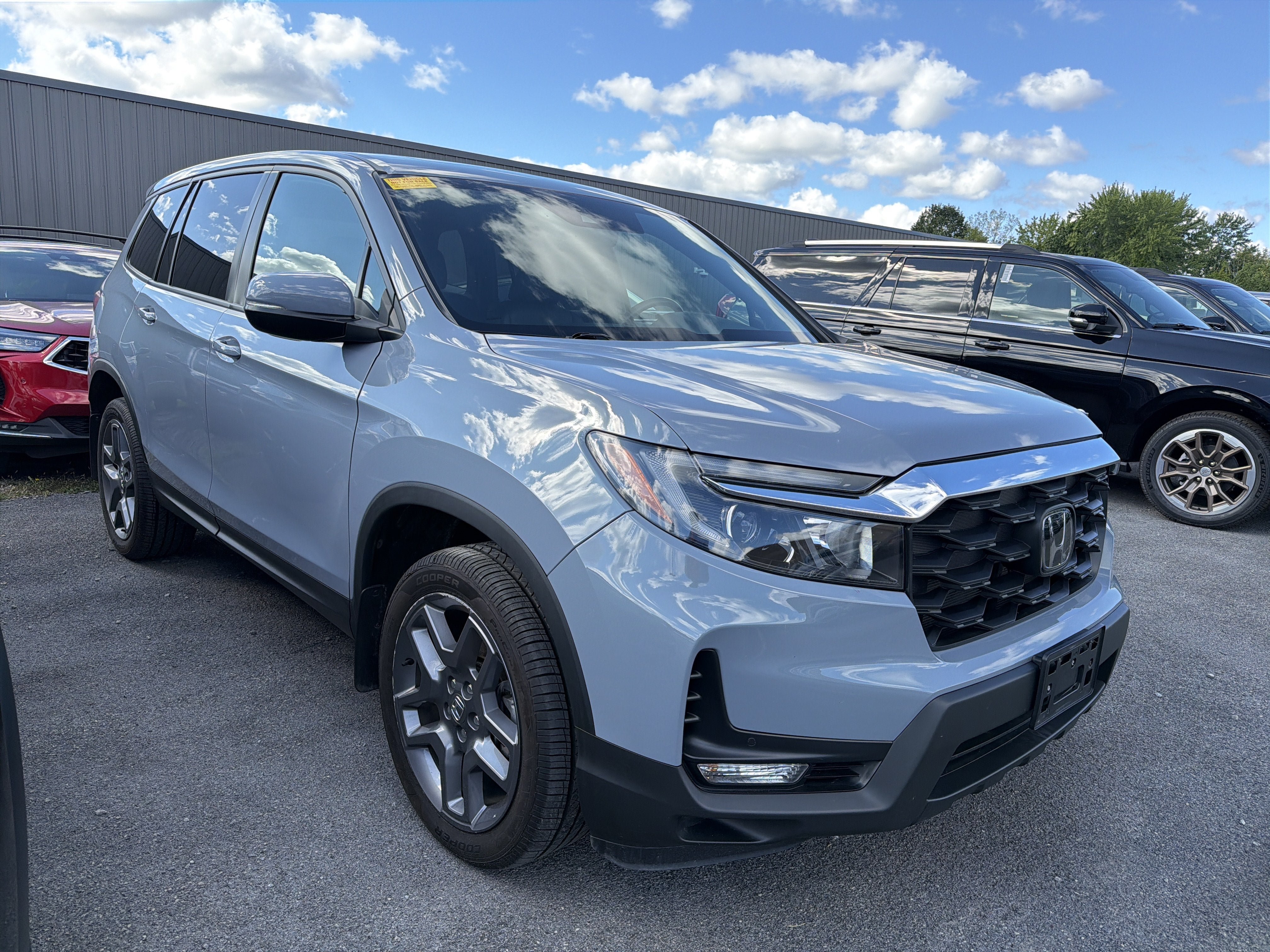 Used 2023 Honda Passport EX-L image 2