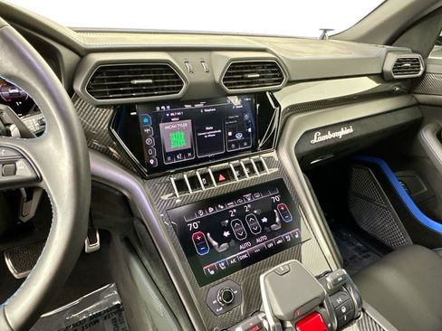Used 2024 Lamborghini Urus Performante AWD/4WD image 13