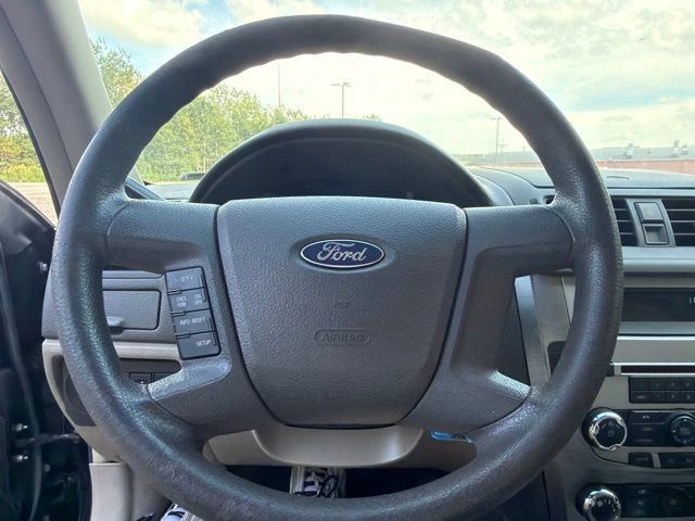 Used 2010 Ford Fusion S FWD image 31