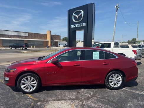 Used 2020 Chevrolet Malibu LT image 2