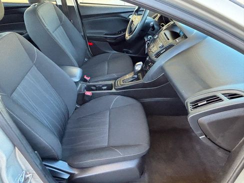 Used 2016 Ford Focus SE FWD image 31
