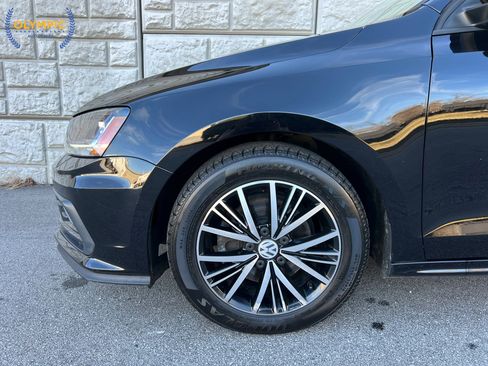 Used 2018 Volkswagen Jetta Wolfsburg Edition image 9