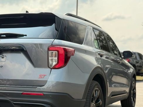Certified 2023 Ford Explorer ST w/ Technology Package AWD/4WD image 39