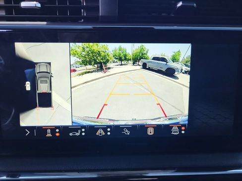Used 2024 GMC Sierra 1500 AT4 w/ Technology Package AWD/4WD image 29