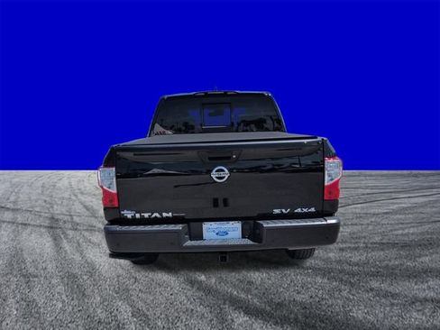 Used 2022 Nissan Titan SV w/ SV Convenience Package AWD/4WD image 5