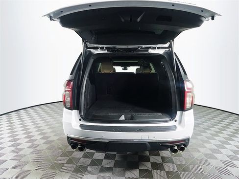 Used 2021 Chevrolet Suburban Premier w/ Premium Package image 29