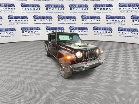 Used 2022 Jeep Gladiator Rubicon image 2
