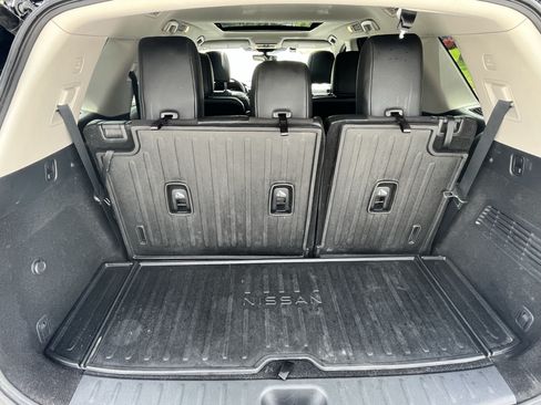 Used 2024 Nissan Pathfinder Platinum w/ Lighting Package (N93) AWD/4WD image 15