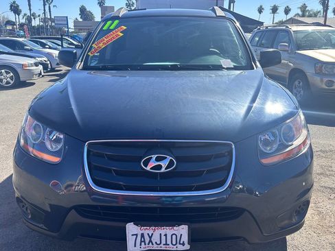 Used 2011 Hyundai Santa Fe GLS image 3