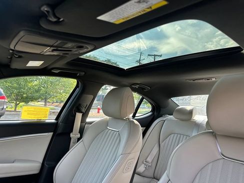 Used 2022 Genesis G70 2.0T w/ Prestige Package RWD image 29