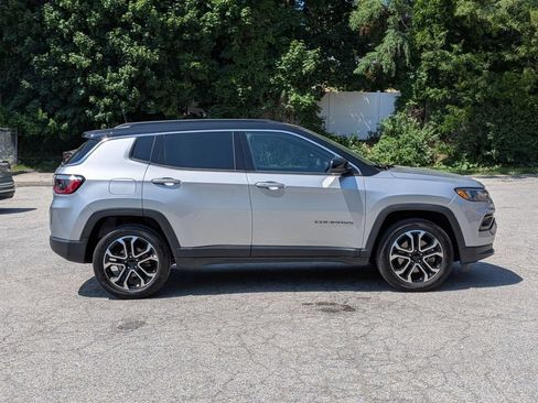 Used 2023 Jeep Compass Limited AWD/4WD image 2