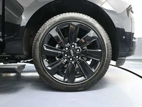 Used 2024 Lincoln Navigator Reserve w/ Equipment Group 201A image 16
