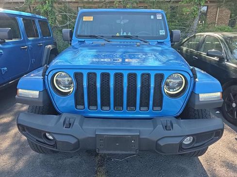 Used 2022 Jeep Wrangler Unlimited Sahara AWD/4WD image 2