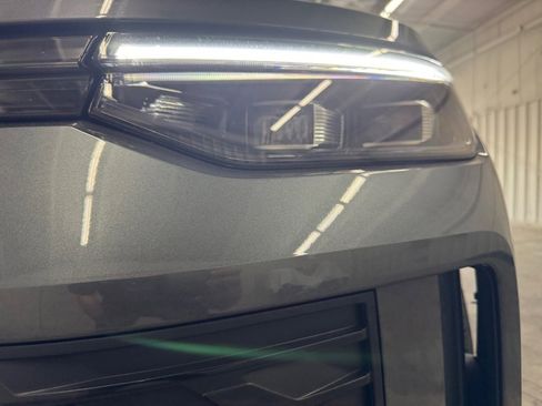 Used 2025 Volkswagen Tiguan SE image 30