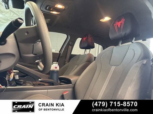 Used 2021 Hyundai Elantra SE FWD image 15
