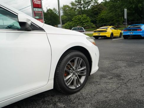 Used 2017 Toyota Camry SE FWD image 17