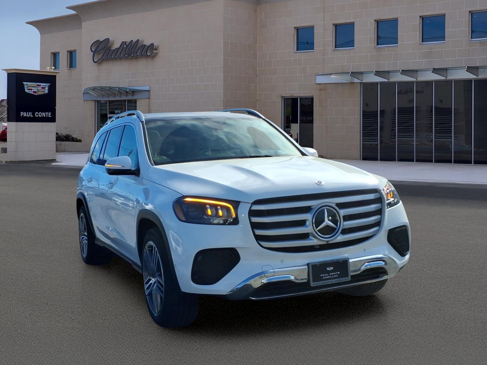 Used 2025 Mercedes-Benz GLS 450 4MATIC image 3