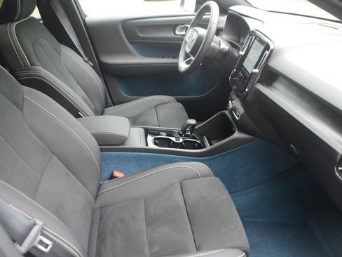 Used 2024 Volvo C40 Recharge Ultimate RWD image 12