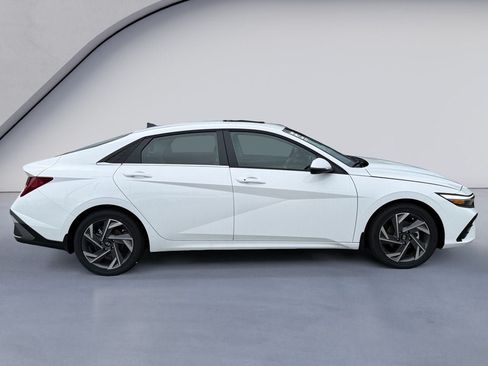 New 2026 Hyundai Elantra Limited FWD image 6