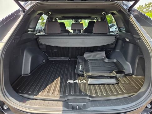 Used 2021 Toyota RAV4 SE w/ Weather & Moonroof Package AWD/4WD image 18