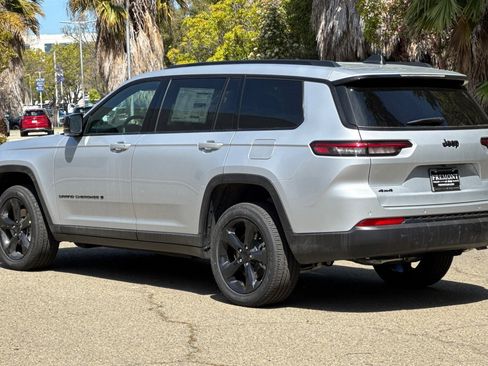 Certified 2025 Jeep Grand Cherokee L Altitude image 5