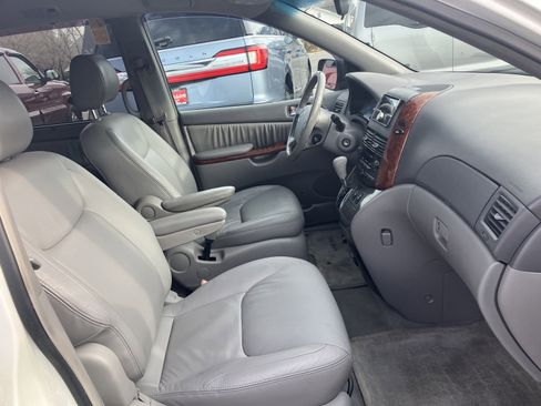 Used 2004 Toyota Sienna XLE image 16