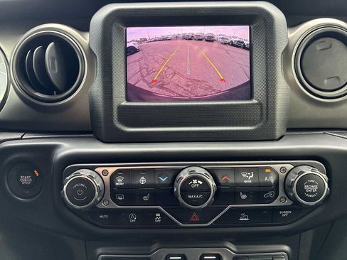 Used 2023 Jeep Wrangler Sport AWD/4WD image 22