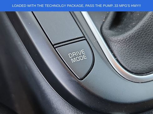 Used 2025 Kia Soul LX w/ LX Technology Package FWD image 22